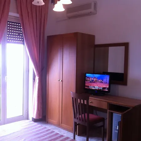 Royal Free Parking Hotel