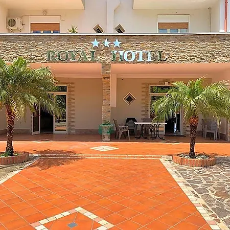 Royal Free Parking فندق